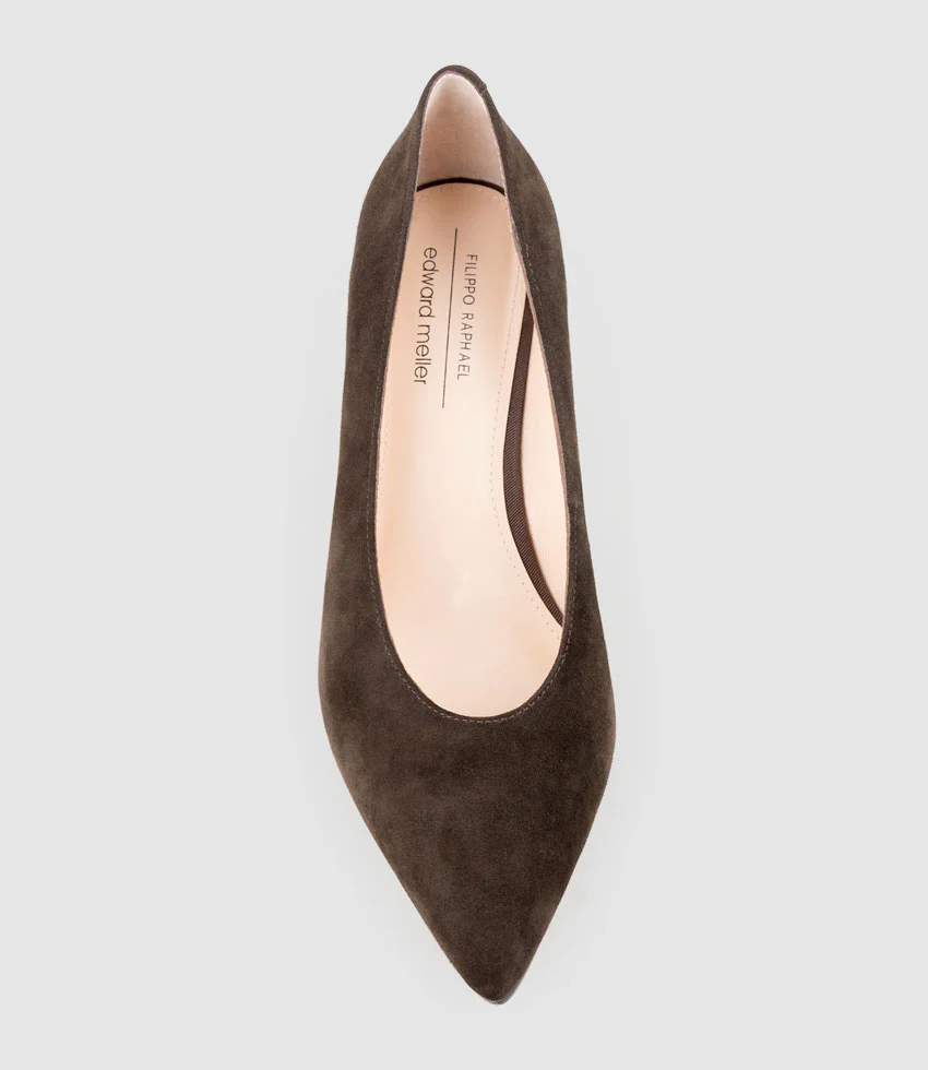 COSETTE55 Choked Up Pump in Chocolate Suede - Image 6